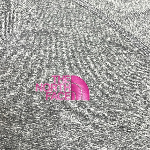 Women’s The North Face t shirt - Picture 4 of 6